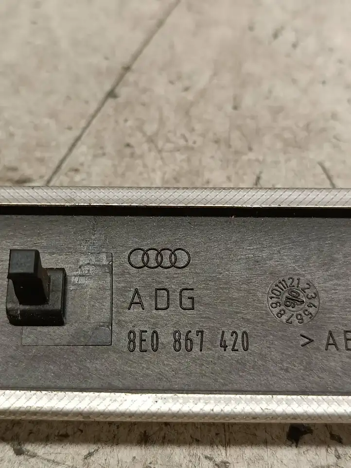 Audi A4 S4 B7 8E 8H (2004 - 2009) 8E0867420 Декоративная планка — фото 3