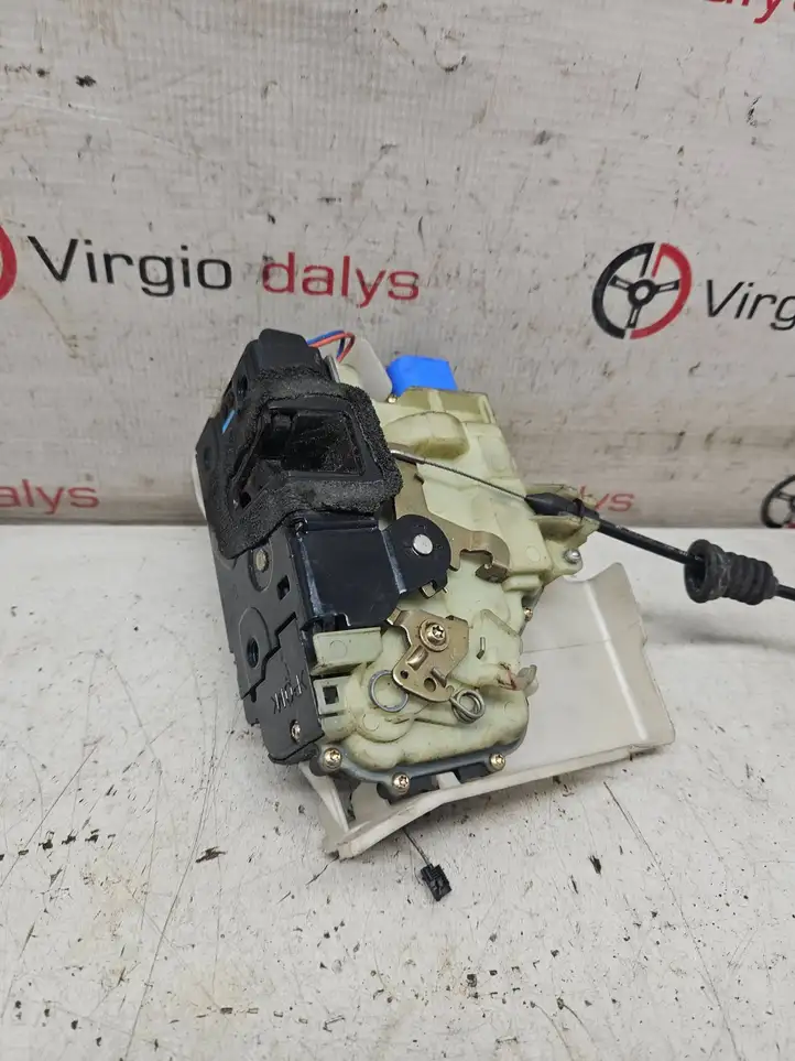 Volkswagen Polo (2005 - 2009) 3B1837016BQ Замок передней двери — фото 2