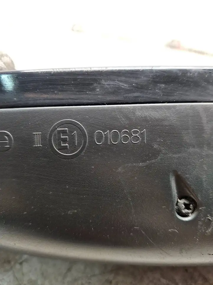 Audi A4 (2004 - 2009)  E1010681 Зеркало боковое с электрическим приводом