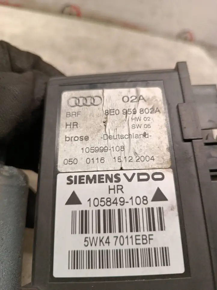 Audi A4 S4 B7 8E 8H (2004 - 2009) 8E0959802A Стеклоподъемник задней двери — фото 4