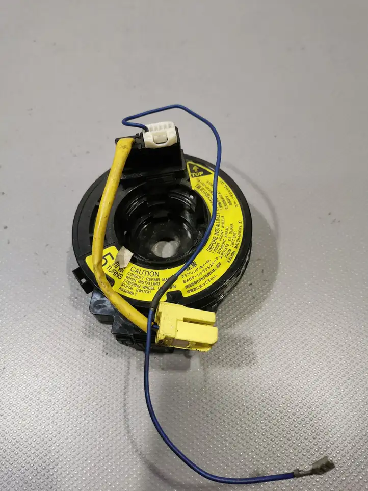 Toyota Avensis Verso (2004 - 2009)   Полоса надувных подушек (кольцо srs)