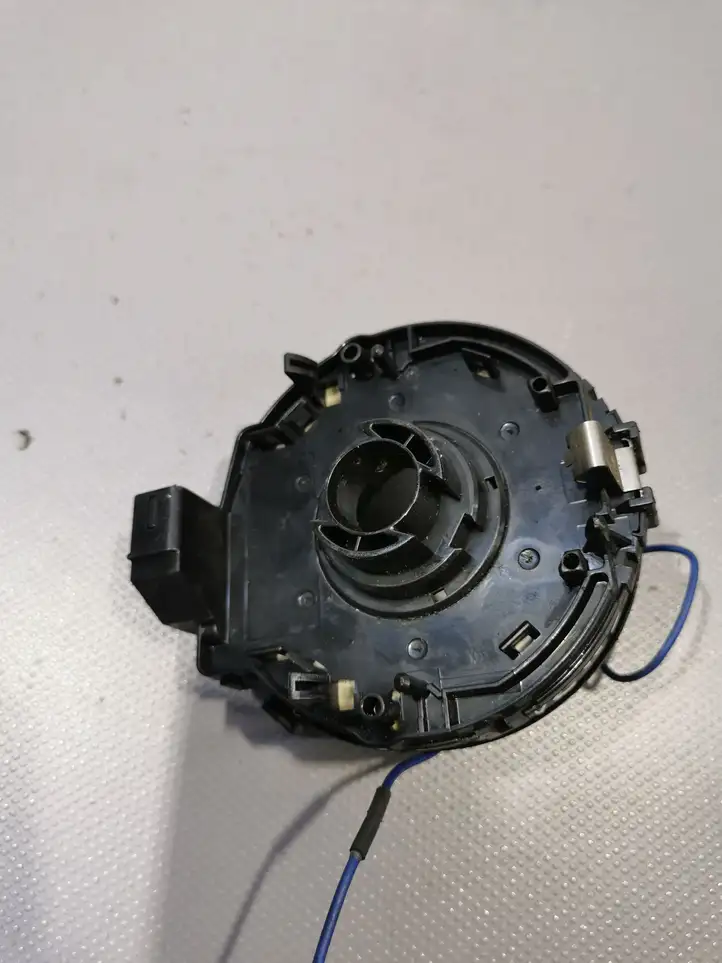 Toyota Avensis Verso (2004 - 2009)   Полоса надувных подушек (кольцо srs)