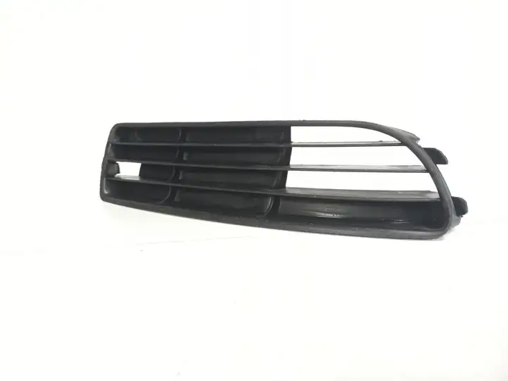 Audi A4 S4 B5 8D (1999 - 2001) 8D0807346G Нижняя решетка переднего бампера — фото 2