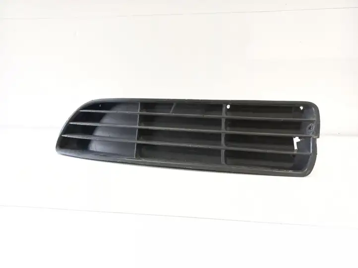 Audi A4 S4 B5 8D (1999 - 2001) 3D0807345B Нижняя решетка переднего бампера — фото 1