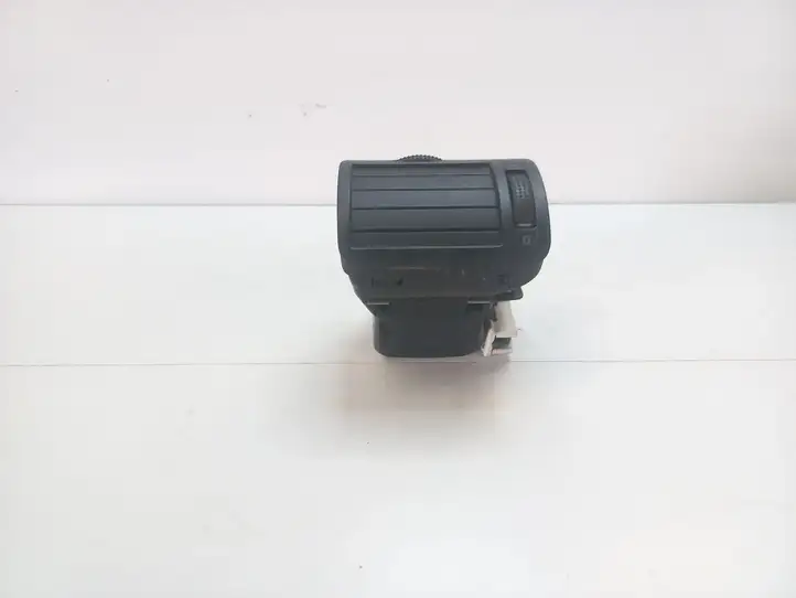 Volkswagen PASSAT B5.5 (2001 - 2005) 3B0819704 Боковой воздушный дефлектор — фото 2