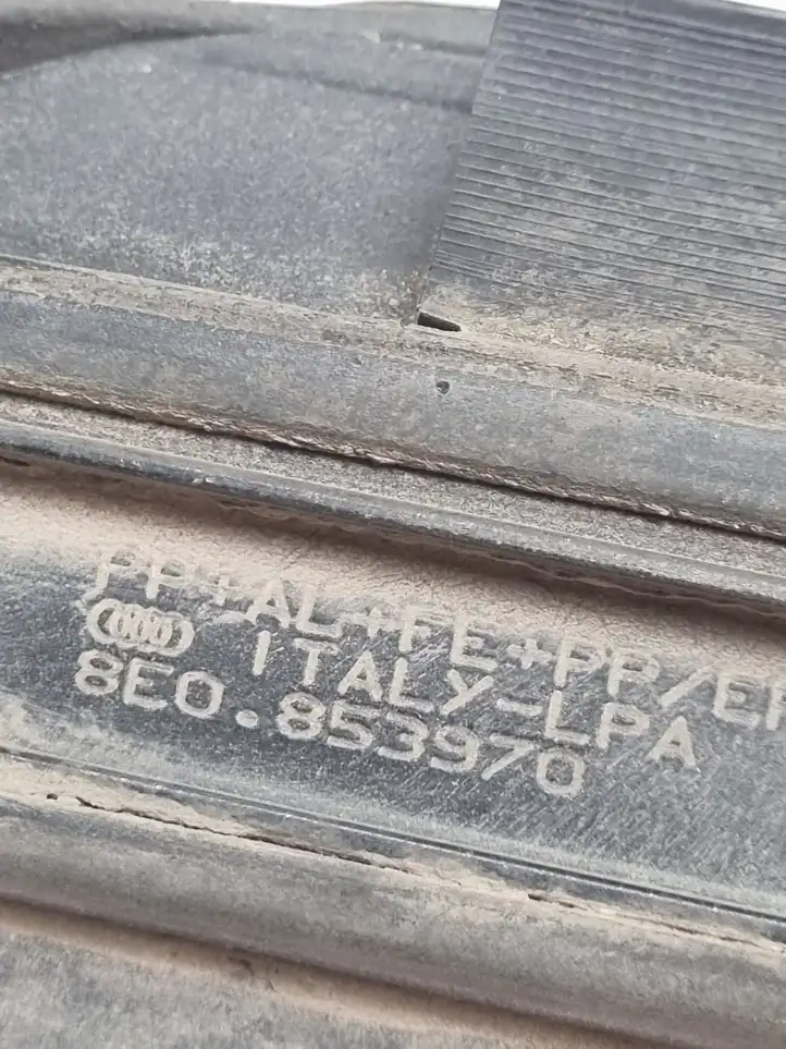 Audi A4 S4 B6 8E 8H (2000 - 2006) 8E0853970 Молдинги задней двери — фото 2