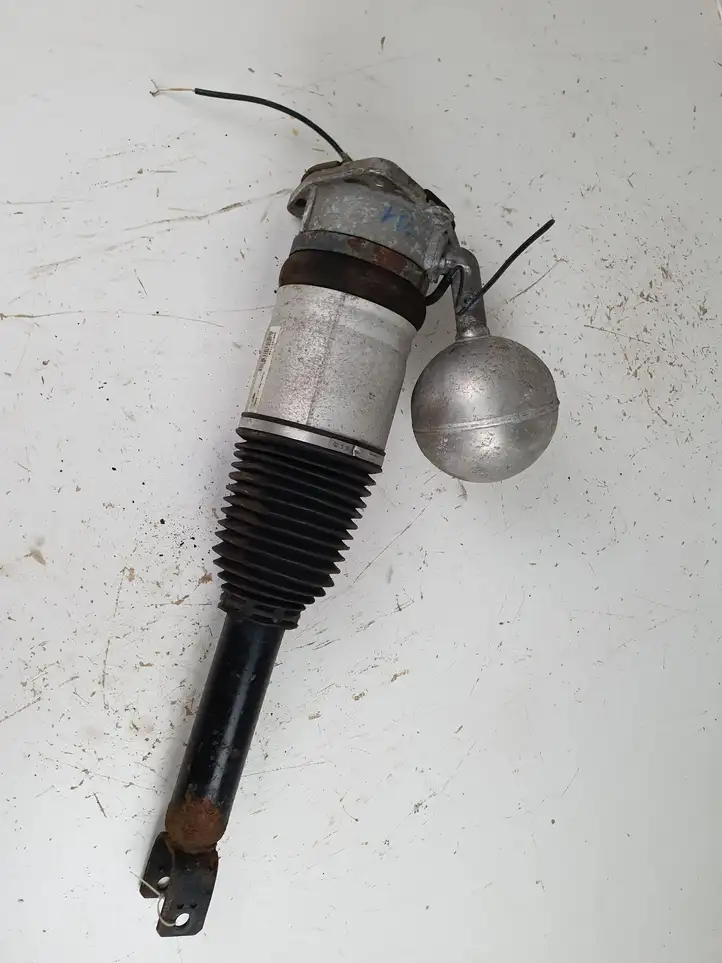 Volkswagen Phaeton (2002 - 2008)   Задняя пневматическая (воздушная) подушка с амортизатором