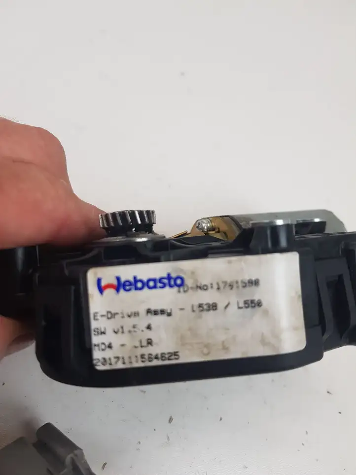 Land Rover Discovery Sport (2014 - 2019)   Двигатель привода люка-крыши