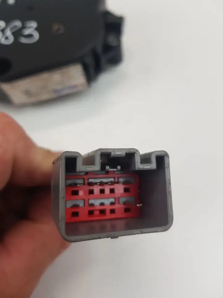 Land Rover Discovery Sport (2014 - 2019)   Двигатель привода люка-крыши