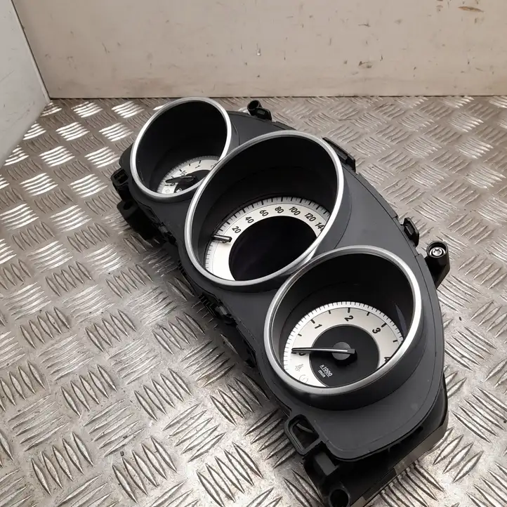 Mercedes-Benz E W212 (2009 - 2016)  A2129000825 Спидометр (приборный щиток)