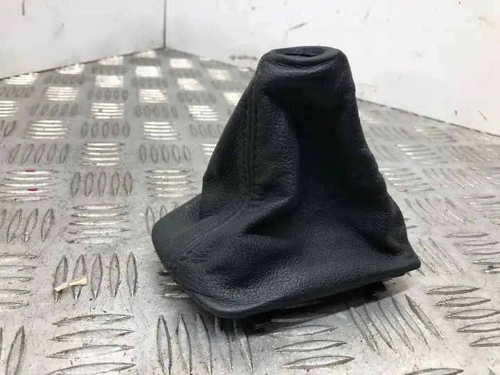 BMW 5 E60 E61 (2004 - 2010)  7522370 Отделка рычага переключения передач (кожа, головка)