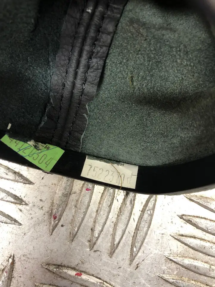 BMW 5 E60 E61 (2004 - 2010)  7522370 Отделка рычага переключения передач (кожа, головка)