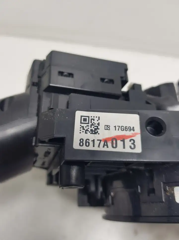 Mitsubishi Outlander (2012 - 2014)  8617A013 Комплект ручек