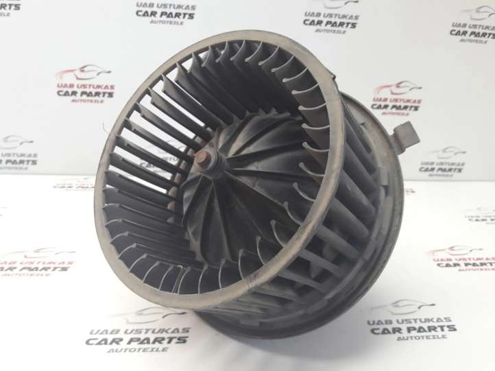 Volkswagen PASSAT B3 (1988 - 1993)  357819021 Вентилятор печки