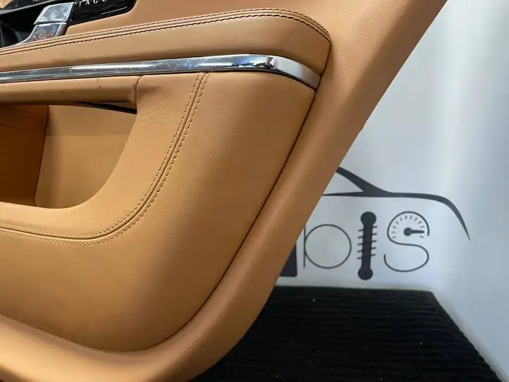 Jaguar XJ X351 (2009 - 2019) AW93F274A30 Обшивка задней двери — фото 2