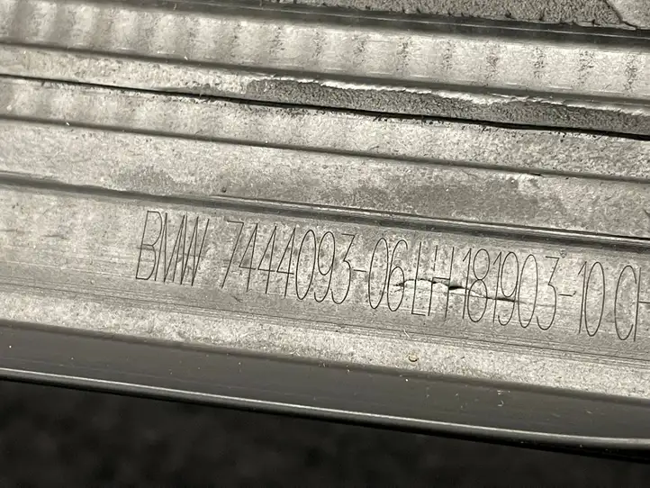 BMW X5 G05 (2018 - ) 7444093 Накладка стекла передней двери — фото 5