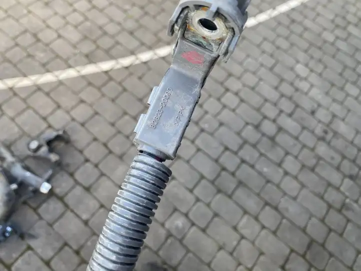 Toyota Avensis T250 (2006 - 2009) 8282320090 Плюсовой провод аккумулятора — фото 7