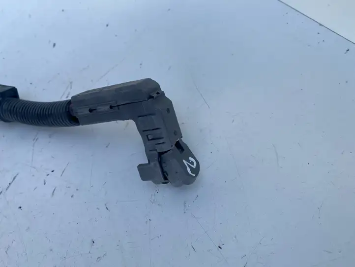 Toyota Avensis T250 (2006 - 2009) 8282320090 Плюсовой провод аккумулятора — фото 12