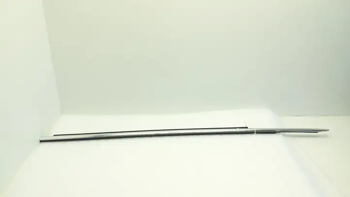 Audi A5 8T 8F (2007 - 2011) 8T0853283C Накладка стекла передней двери — фото 1