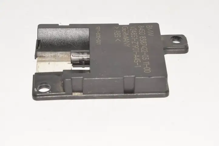 BMW X5 E53 (1999 - 2006)  8387422 Усилитель антенны