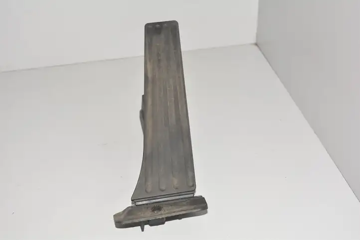 BMW X5 E70 (2006 - 2013)  6789998 Педаль акселератора