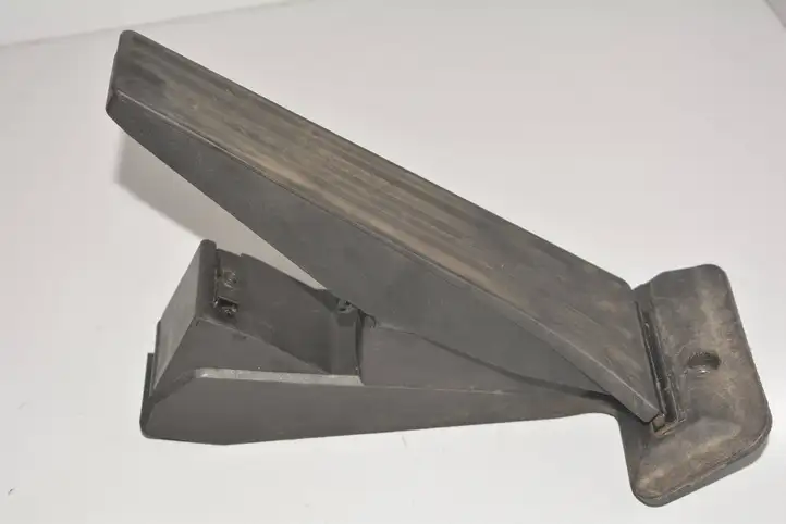 BMW X5 E70 (2006 - 2013)  6789998 Педаль акселератора