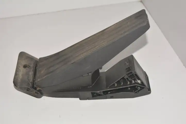 BMW X5 E70 (2006 - 2013)  6789998 Педаль акселератора