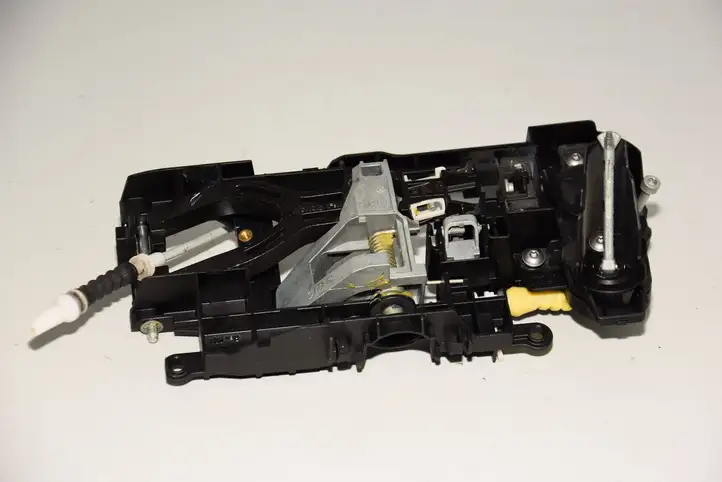 BMW 5 F10 F11 (2009 - 2016) 7175644 Крепление наружной ручки передней двери — фото 3