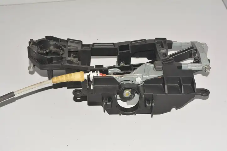 BMW 7 F01 (2008 - 2016) 7175732 Крепление наружной ручки передней двери — фото 1