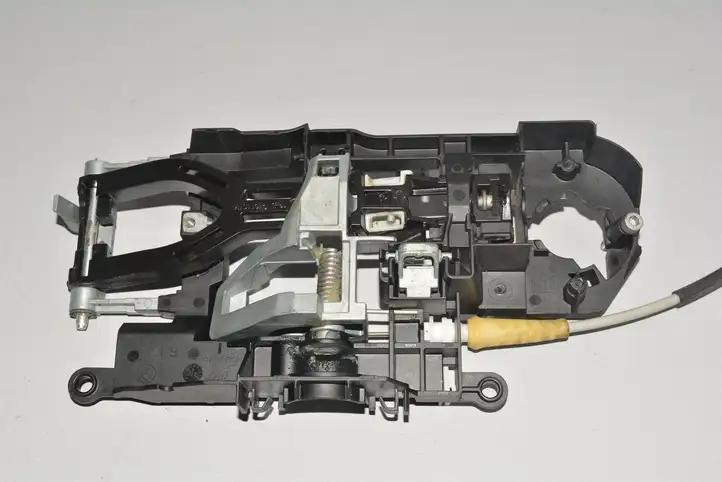 BMW 7 F01 (2008 - 2016) 7175732 Крепление наружной ручки передней двери — фото 3
