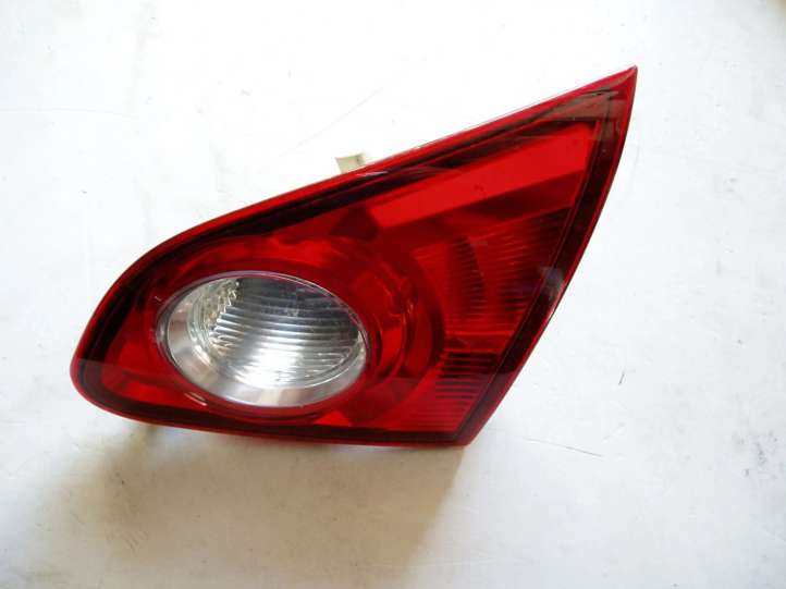 Nissan Qashqai (2006 - 2010)  26550JD800 Задний фонарь в крышке багажника