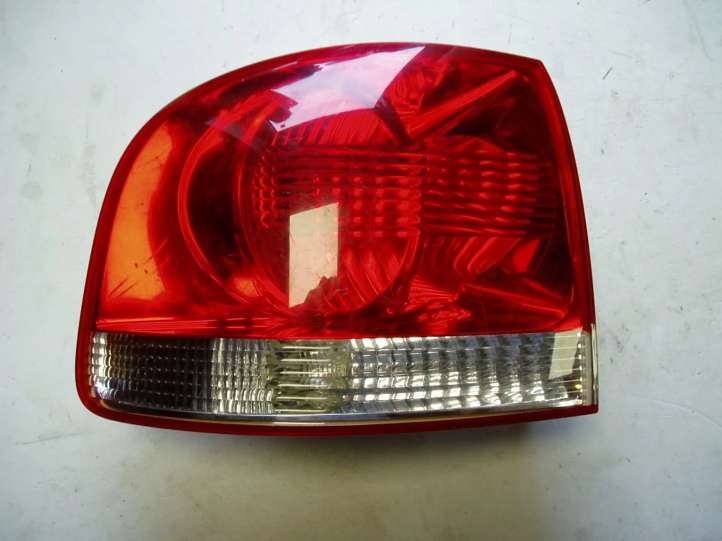 Volkswagen Touareg I (2002 - 2010)  7L6945095K06S Задний фонарь в кузове