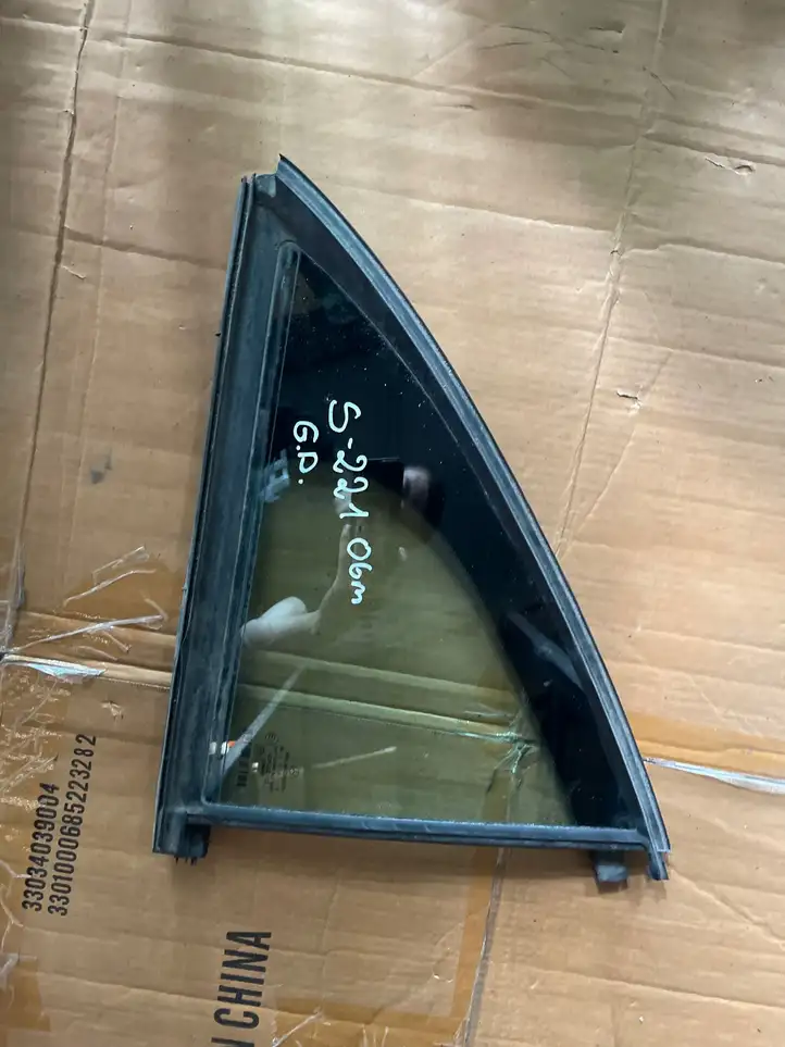 Mercedes-Benz S W221 (2005 - 2013) Заднее боковое стекло — фото 1