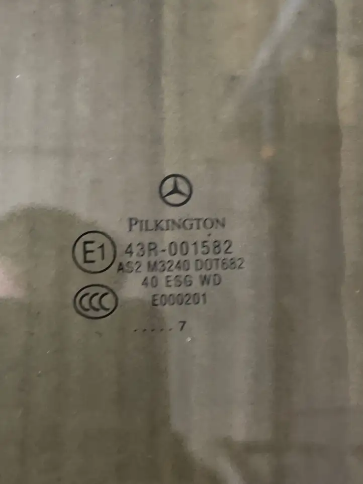 Mercedes-Benz C W204 (2007 - 2014) Стекло передней двери — фото 2