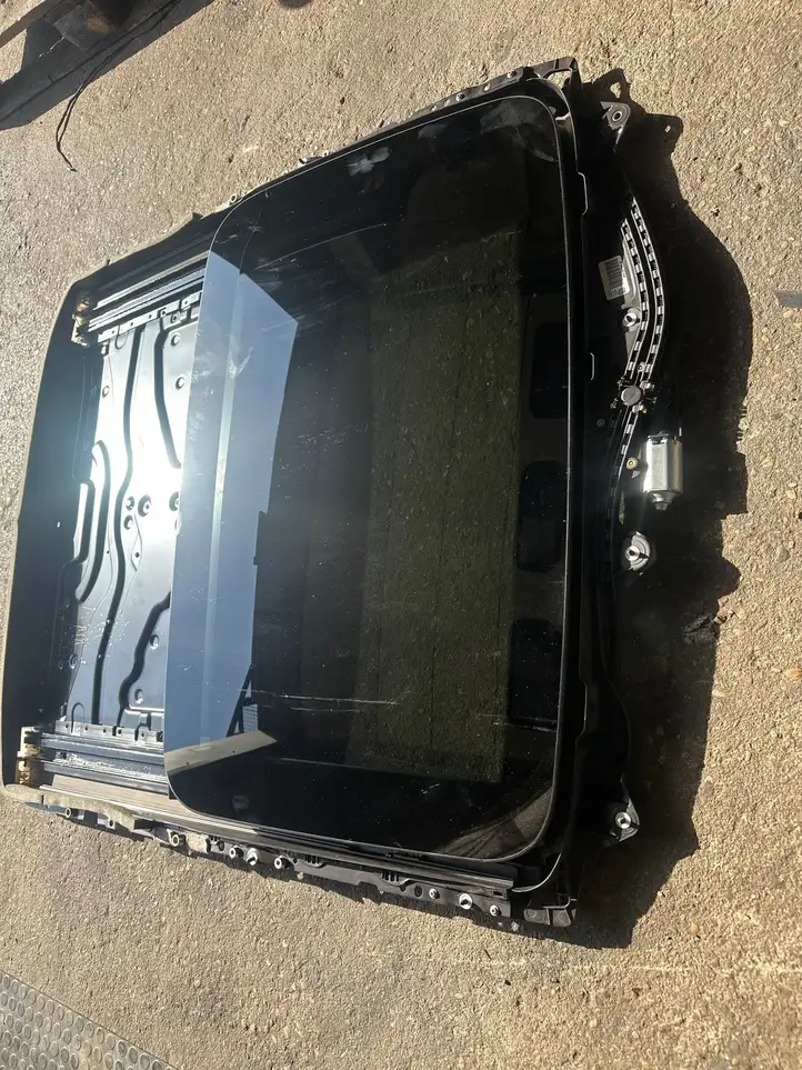 BMW X6 F16 (2014 - 2017) 8061395 Комплект люка крыши — фото 2