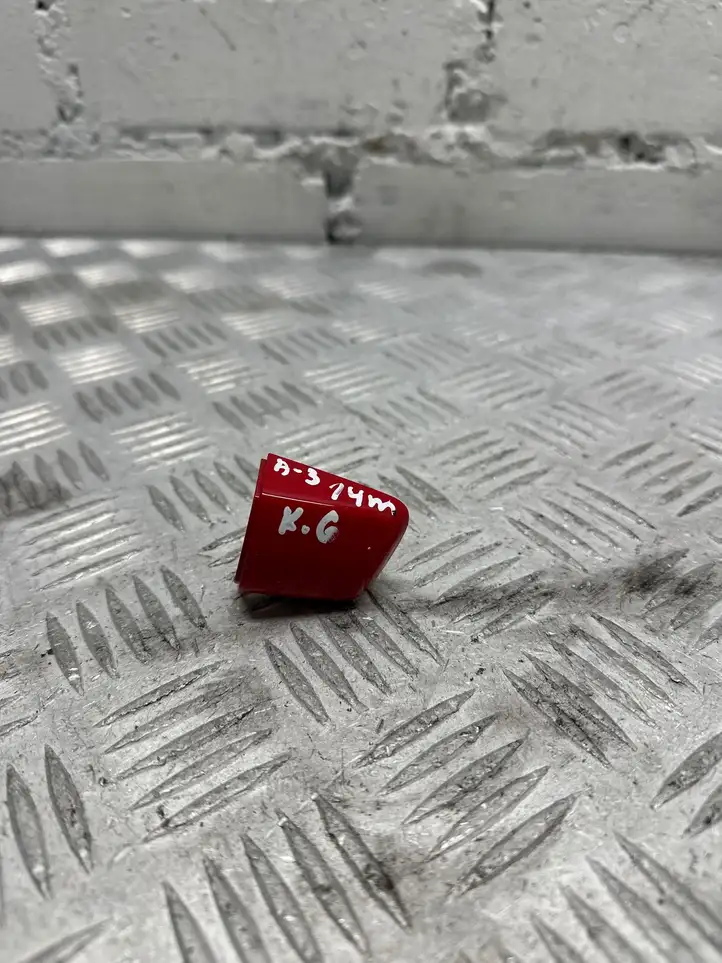 Audi A3/S3 8V (2012 - 2016) 8v0837167 Накладка ручки задней двери — фото 1