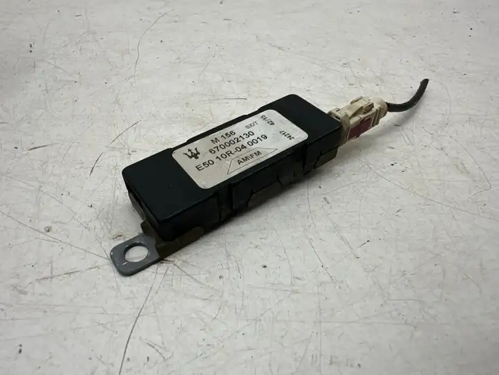 Maserati Ghibli (2017 - ) 670002130 Усилитель антенны — фото 1