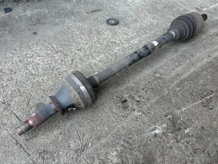 Maserati Ghibli (2017 - )  06700352630 Задняя полуось