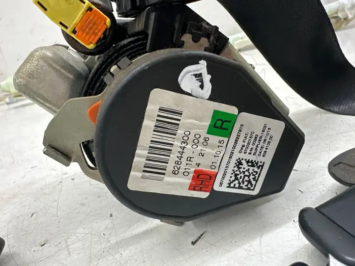 Maserati Ghibli (2017 - )  6700201570 Передний ремень безопасности