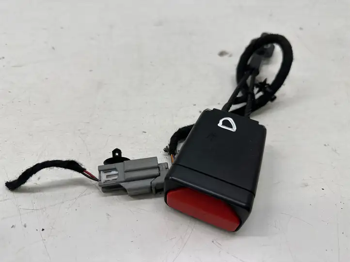 Maserati Ghibli (2017 - )  670016904 Замок переднего ремня