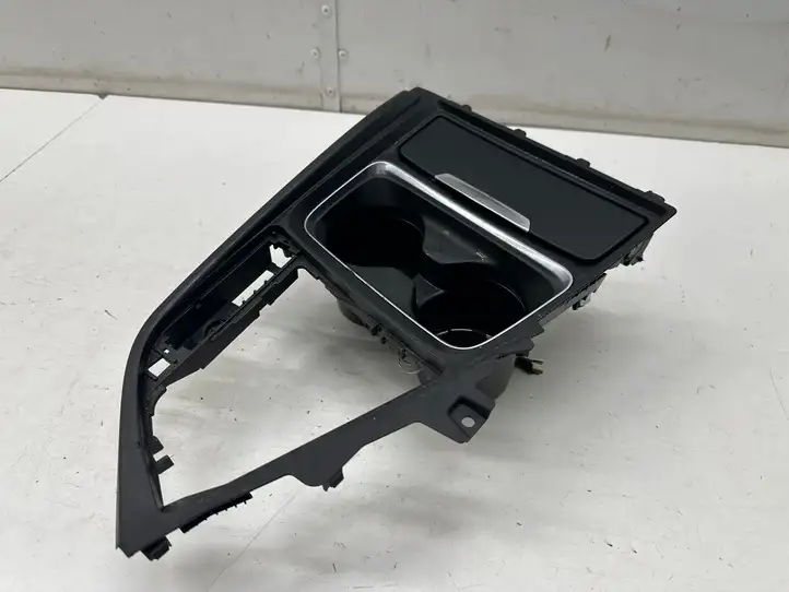BMW 3 F30 F35 F31 (2012 - 2018) 9218925 Передний подстаканник — фото 1