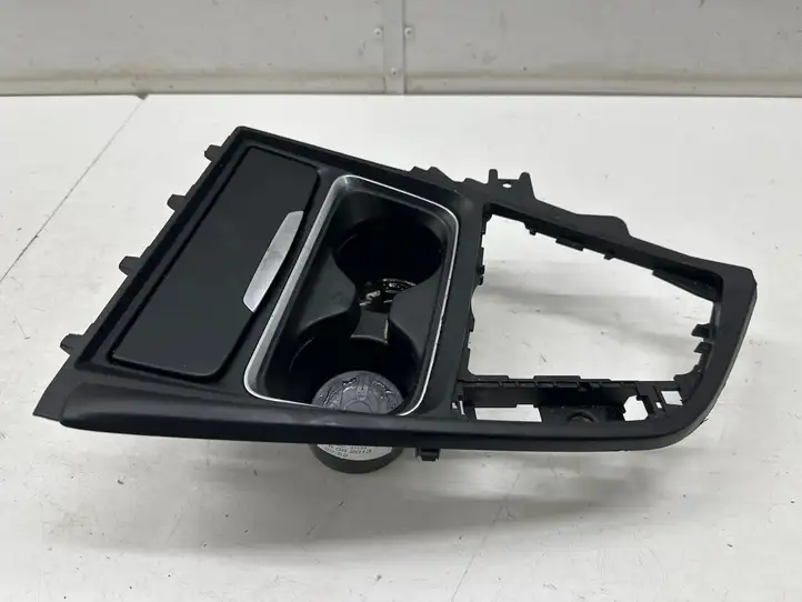 BMW 3 F30 F35 F31 (2012 - 2018) 9218925 Передний подстаканник — фото 2