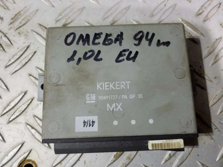 90491727 Opel Omega B1 Centrinio užrakto valdymo blokas