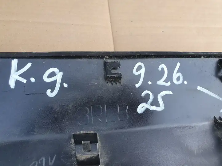 Toyota RAV 4 (XA50) (2018 - ) 7507842050 Молдинги задней двери — фото 3