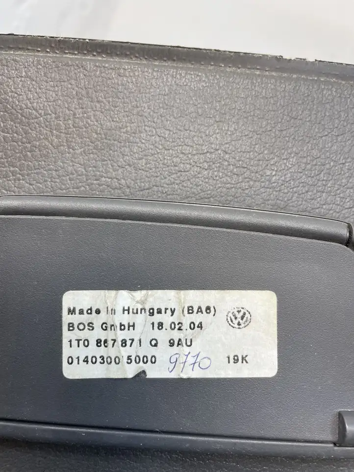 Volkswagen Touran I (2003 - 2010) 1T0867871Q Шторка — фото 9
