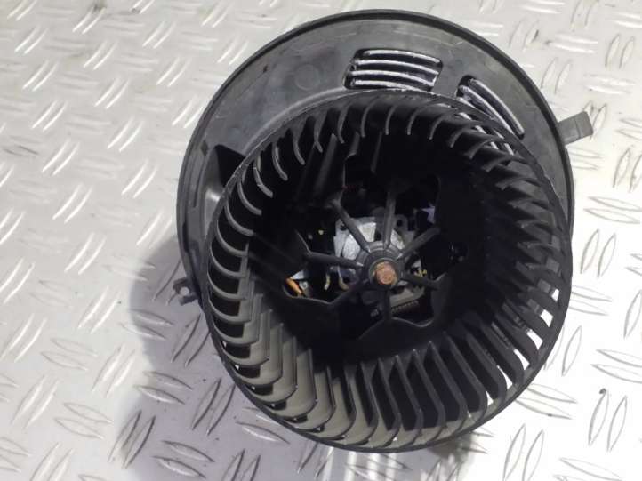 BMW 3 E90 E91 (2005 - 2012)  64119227671 Вентилятор печки