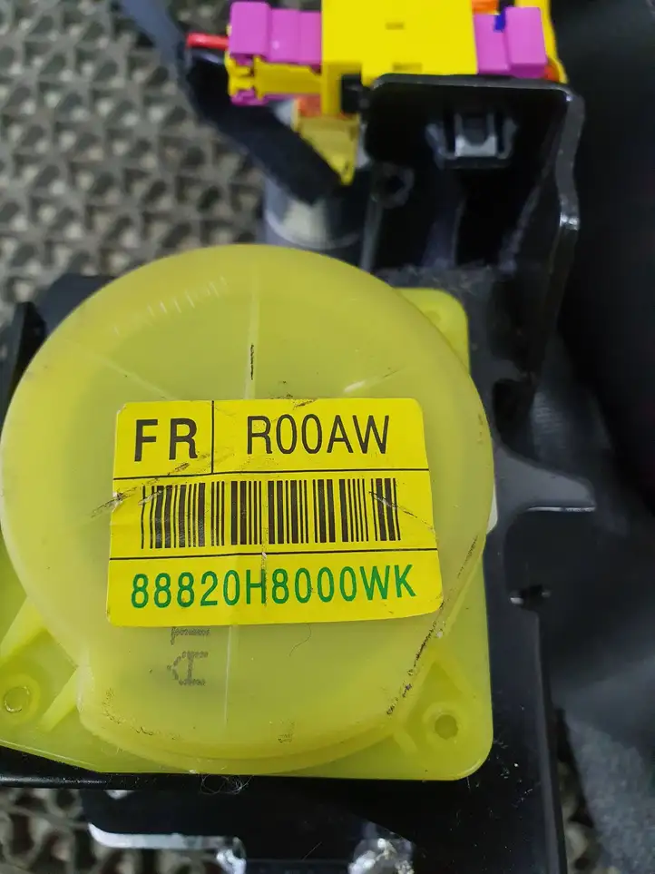 Kia Rio (2015 - 2017) 88820H8000WK Передний ремень безопасности — фото 9