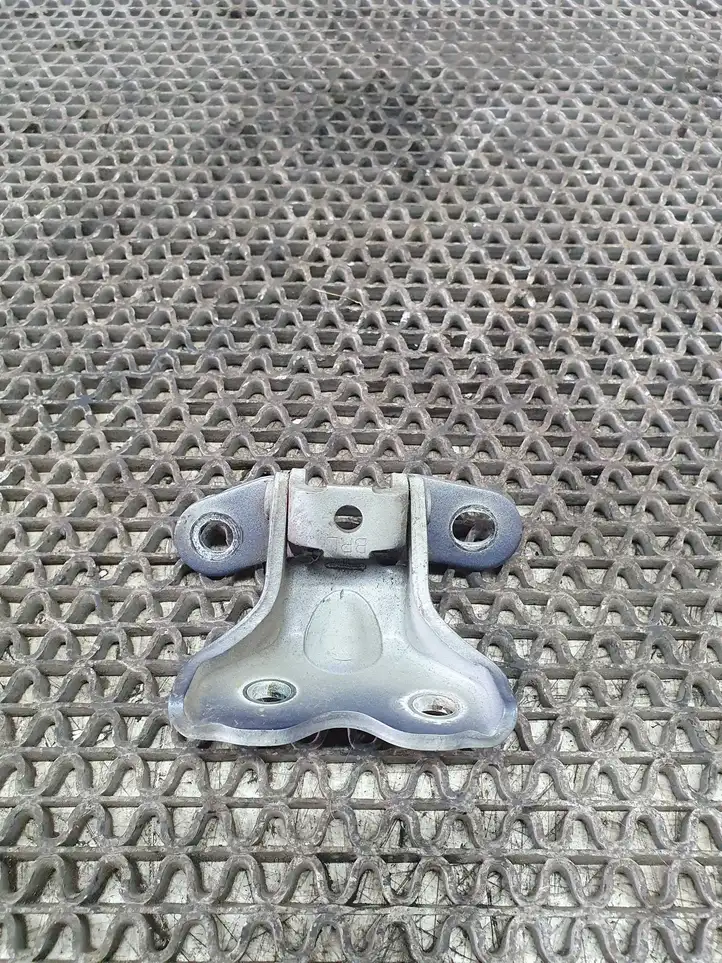 Kia Rio (2015 - 2017)   Нижняя петля передней двери