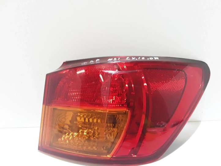 Lexus IS 220 (2005 - 2010)   Задний фонарь в кузове