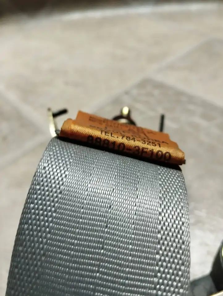 Kia Opirus (2003 - 2007)  888103F100 Передний ремень безопасности